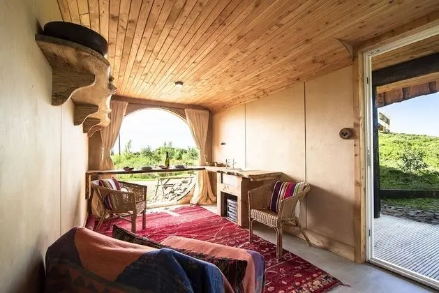 Kulübe (Otter House)