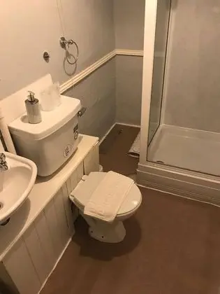 Standard Tek Büyük veya İki Ayrı Yataklı Oda, Banyolu/Duşlu