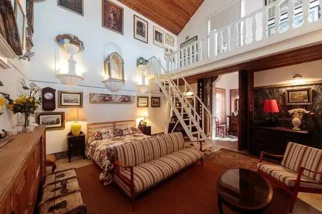 Villa (Shepinetree - The Chapel)