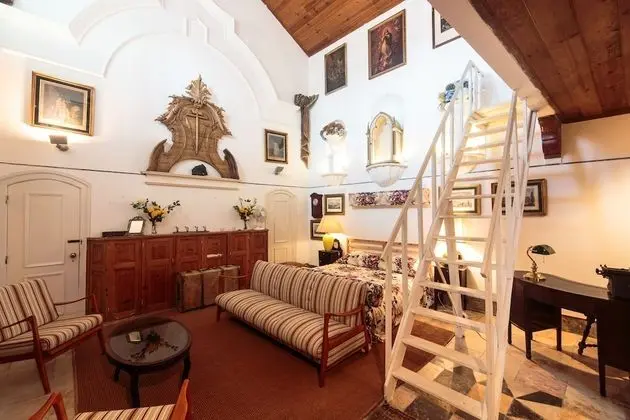 Villa (Shepinetree - The Chapel)