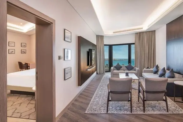Royal Suite, 2 Bedrooms, Lounge access