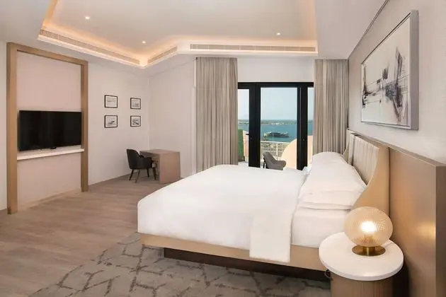 Royal Suite, 2 Bedrooms, Lounge access