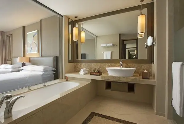 Deluxe Oda, 1 En Büyük (King) Boy Yatak, Balkon, Bahçe Manzaralı