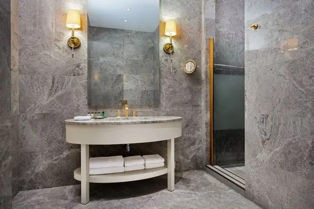 Çatı Katı Süiti (Penthouse), 1 Çift Kişilik Yatak