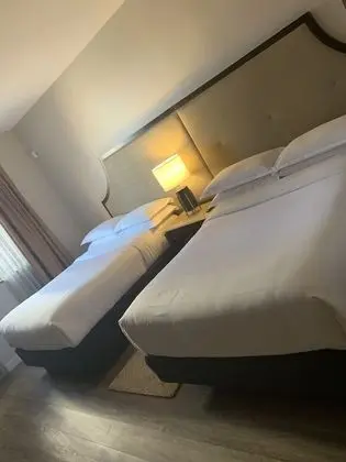 Oda, 2 Çift Kişilik Yatak