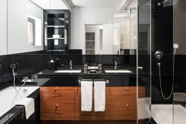 Premium Oda, 4 Yatak Odası, Balkon, Bahçe Manzaralı