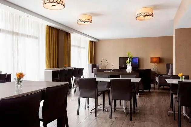 Club Oda, 1 En Büyük (King) Boy Yatak, Şehir Manzaralı