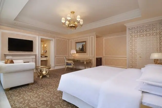 Club Oda, 1 En Büyük (King) Boy Yatak, Şehir Manzaralı