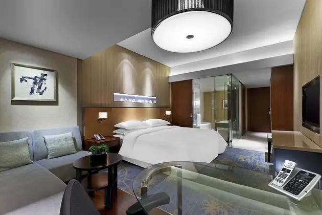 Club Oda, 1 En Büyük (King) Boy Yatak, Şehir Manzaralı