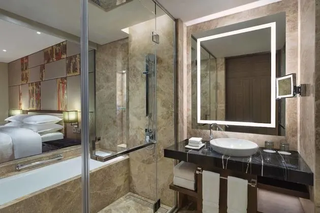 Oda, 1 En Büyük (King) Boy Yatak, Sigara İçilmez, Şehir Manzaralı