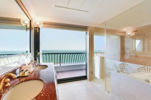 Executive Süit, 2 Yatak Odası, Sigara İçilebilir, Deniz Manzaralı (Corner, Balcony)