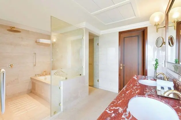 Executive Süit, 2 Yatak Odası, Sigara İçilebilir, Deniz Manzaralı (Corner, Balcony)