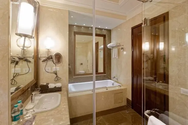 Royal Süit, 1 En Büyük (King) Boy Yatak, Şehir Manzaralı