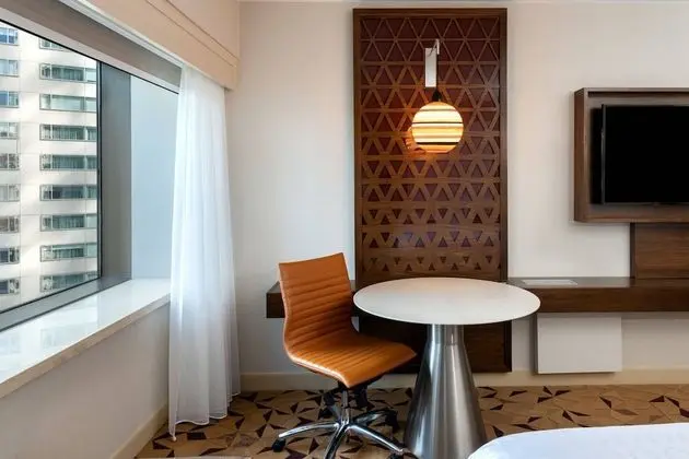 Deluxe Oda, 1 En Büyük (King) Boy Yatak, Şehir Manzaralı (Hearing Accessible)