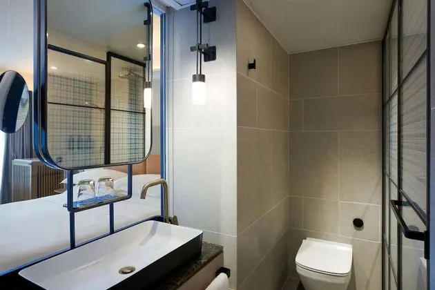 Room, 1 King Bed, Non Smoking, Harbor View