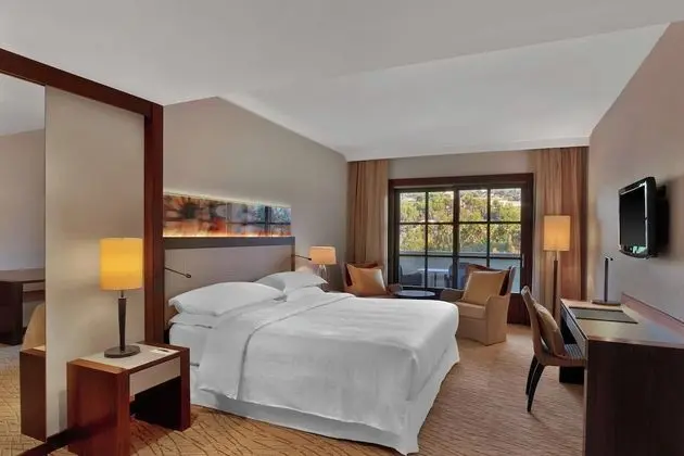 Junior Süit, 1 En Büyük (King) Boy Yatak ve Çekyat, Balkon, Resort Manzaralı (Balcony)
