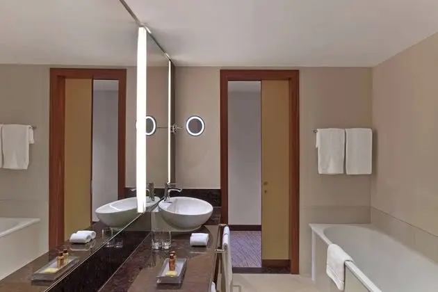 Junior Süit, 1 En Büyük (King) Boy Yatak ve Çekyat, Balkon, Resort Manzaralı (Balcony)