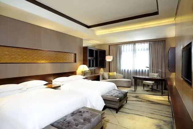 Oda, 2 Çift Kişilik Yatak, Şehir Manzaralı