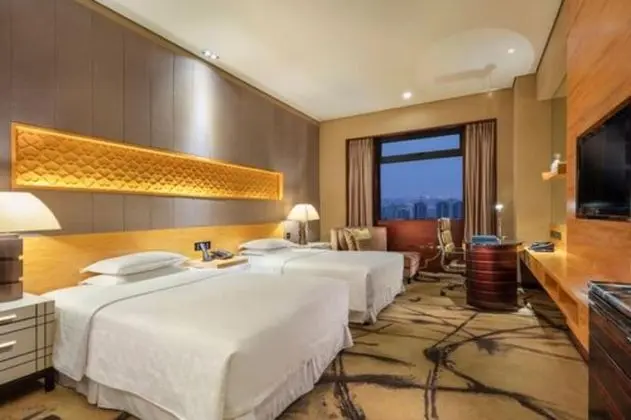 Oda, 2 Çift Kişilik Yatak, Şehir Manzaralı