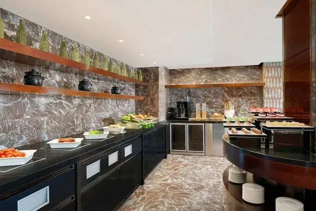 Oda, 2 Çift Kişilik Yatak, Şehir Manzaralı