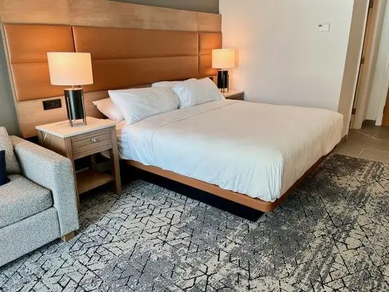 Oda, 1 En Büyük (King) Boy Yatak ve Çekyat, Balkon, Okyanusa Sıfır