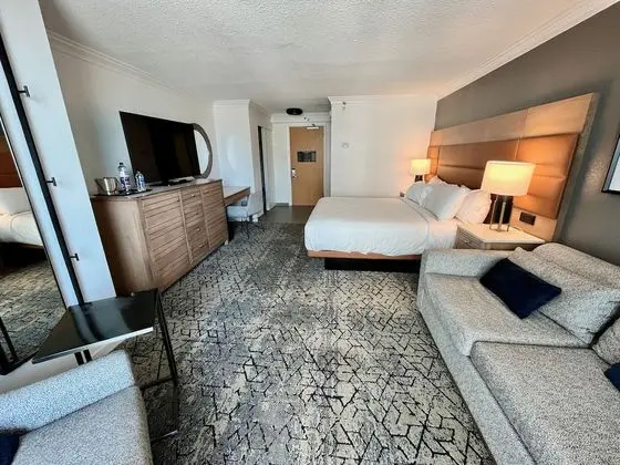 Oda, 1 En Büyük (King) Boy Yatak ve Çekyat, Balkon, Okyanusa Sıfır