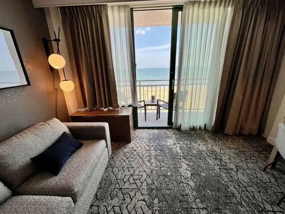 Oda, 1 En Büyük (King) Boy Yatak ve Çekyat, Balkon, Okyanusa Sıfır