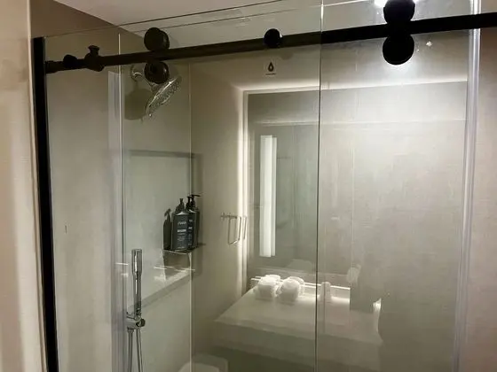 Oda, 2 Büyük (Queen) Boy Yatak, Balkon, Kısmi Deniz Manzarası