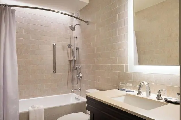 Traditional Oda, 1 En Büyük (King) Boy Yatak (Mobility/Hearing Accessible, Tub)