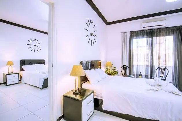 2dBds, Pool View Balcony, WIFI, Kitchenettes, Washing Machines | Sheraton Plaza 414/415