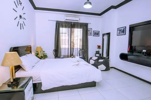 2dBds, Pool View Balcony, WIFI, Kitchenettes, Washing Machines | Sheraton Plaza 414/415
