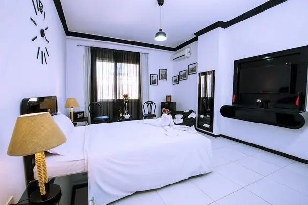 2dBds, Pool View Balcony, WIFI, Kitchenettes, Washing Machines | Sheraton Plaza 414/415