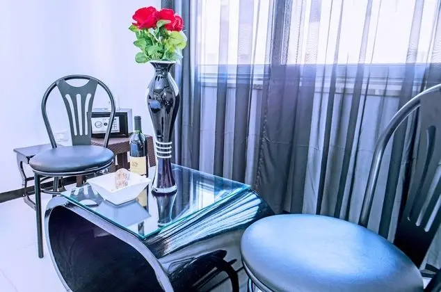 2dBds, Pool View Balcony, WIFI, Kitchenettes, Washing Machines | Sheraton Plaza 414/415