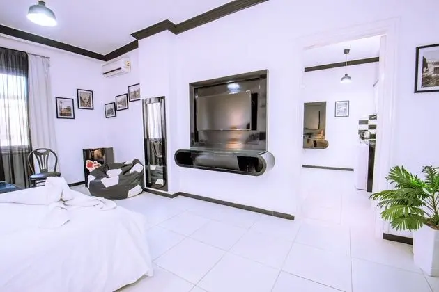 2dBds, Pool View Balcony, WIFI, Kitchenettes, Washing Machines | Sheraton Plaza 414/415