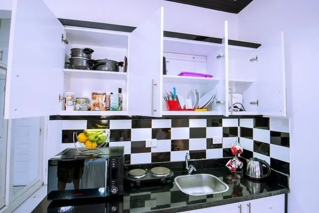 2dBds, Pool View Balcony, WIFI, Kitchenettes, Washing Machines | Sheraton Plaza 414/415