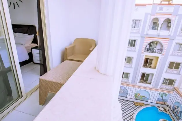 2dBds, Pool View Balcony, WIFI, Kitchenettes, Washing Machines | Sheraton Plaza 414/415