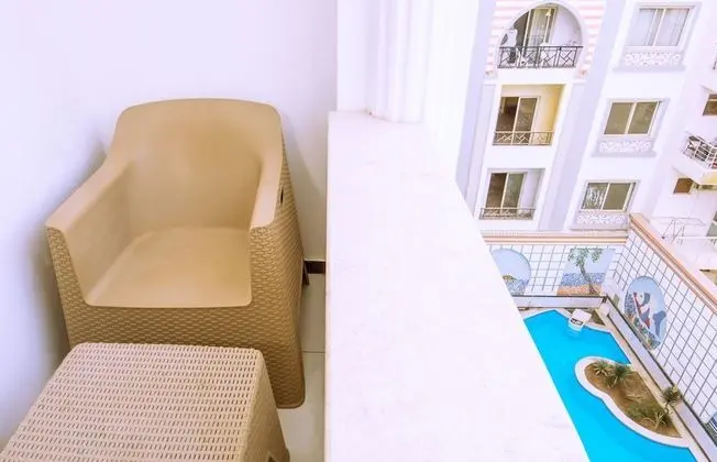 Top Floor, Pool View, Balcony, Fast WIFI, Washing Machine | Sheraton Plaza 414