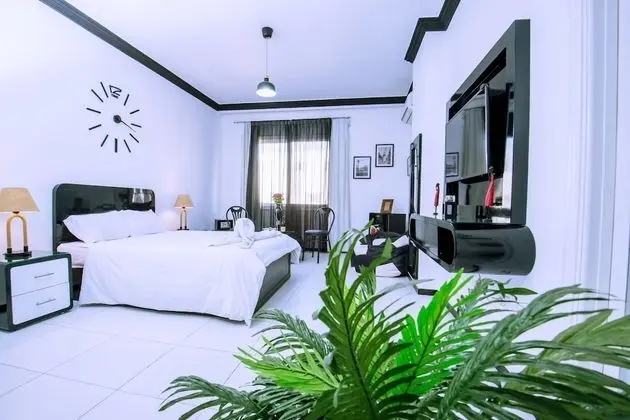 Top Floor, Pool View, Fast WIFI, Kitchenette, Washing Machine | Sheraton Plaza 415