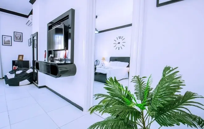 Top Floor, Pool View, Fast WIFI, Kitchenette, Washing Machine | Sheraton Plaza 415