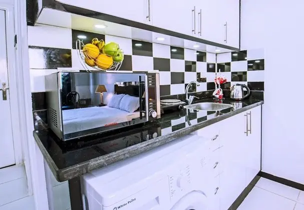 Top Floor, Pool View, Fast WIFI, Kitchenette, Washing Machine | Sheraton Plaza 415