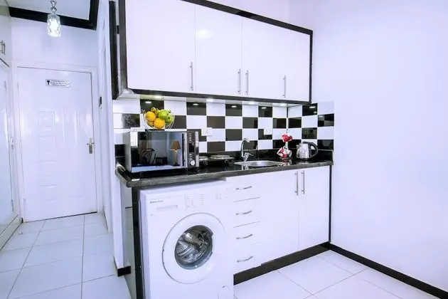 Top Floor, Pool View, Fast WIFI, Kitchenette, Washing Machine | Sheraton Plaza 415