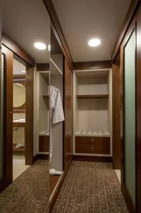 Superior Oda, 1 En Büyük (King) Boy Yatak, Engellilere Uygun (Roll-In Shower)