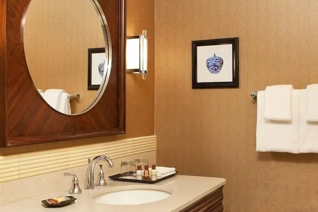 Oda, 1 En Büyük (King) Boy Yatak (Mobility Accessible, Tub)