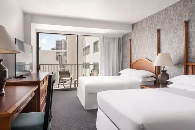 Oda, 2 Çift Kişilik Yatak, Şehir Manzaralı, Kule