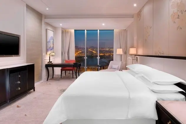 Club Oda, 1 En Büyük (King) Boy Yatak, Şehir Manzaralı