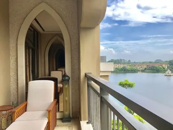 Deluxe Oda, 2 Çift Kişilik Yatak, Balkon, Göl Manzaralı