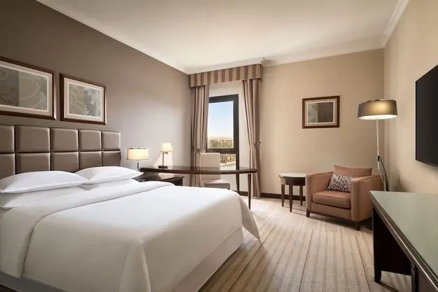 Oda, 1 Çift Kişilik Yatak, Sigara İçilebilir, Kule