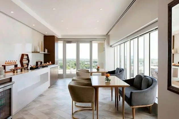 Junior Süit, 1 En Büyük (King) Boy Yatak, Sigara İçilebilir