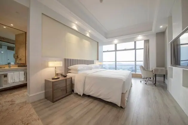 Oda, 1 En Büyük (King) Boy Yatak, Sigara İçilmez (High Floor)