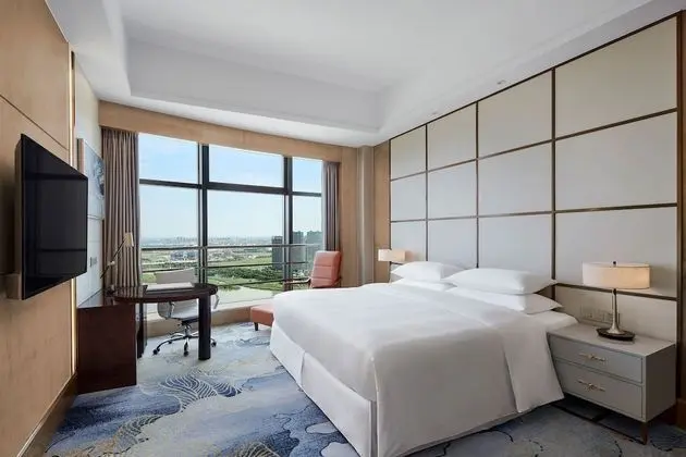 Oda, 1 En Büyük (King) Boy Yatak, Sigara İçilmez (High Floor)